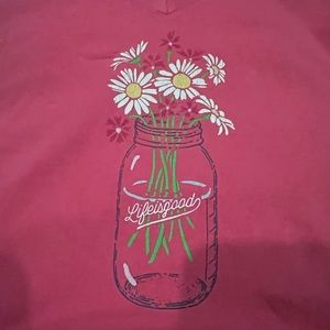 Life Is Good v-neck t-shirt, pink with daisies and mason jar. Size XL